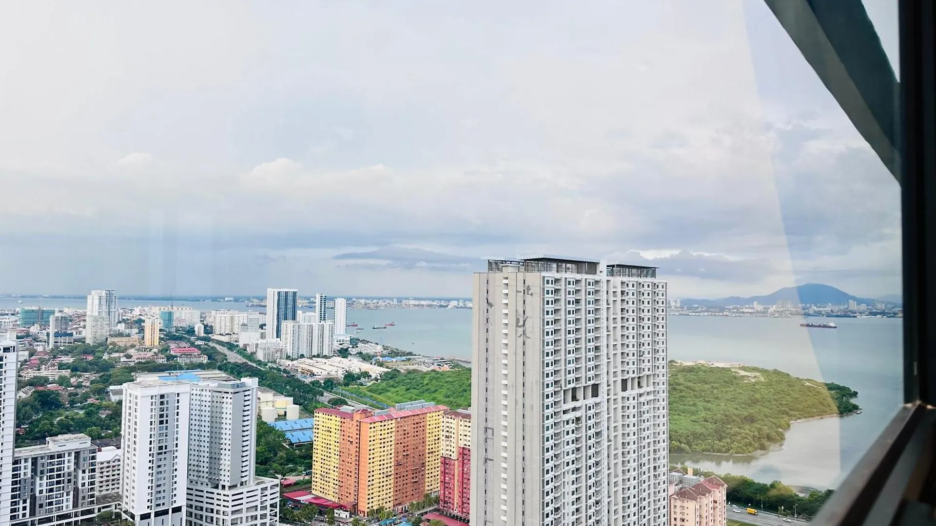 New 2Br Or 3Br Cityview Homestay At Urban Suite By Urban Staycation Ldl Jelutong Malesia