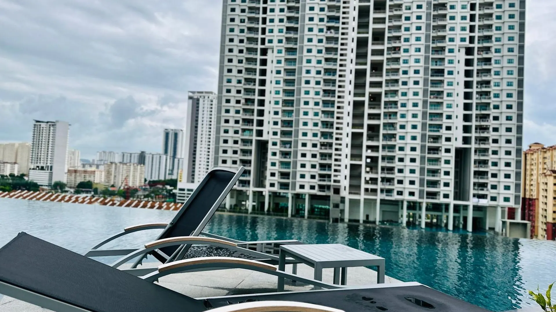 Appartamento New 2Br Or 3Br Cityview Homestay At Urban Suite By Urban Staycation Ldl Jelutong Malesia